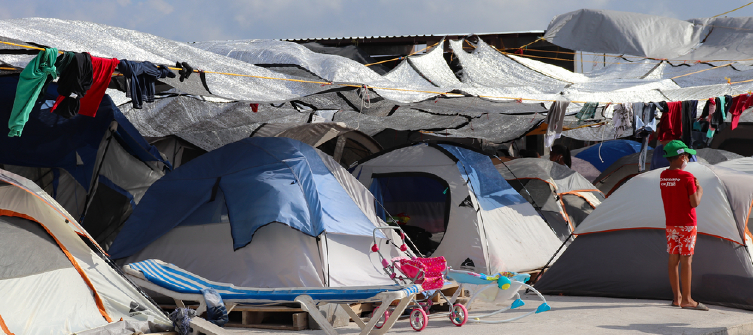 Ein Camp mit Zelten in Reynosa auf dem Plaza de la Republica 